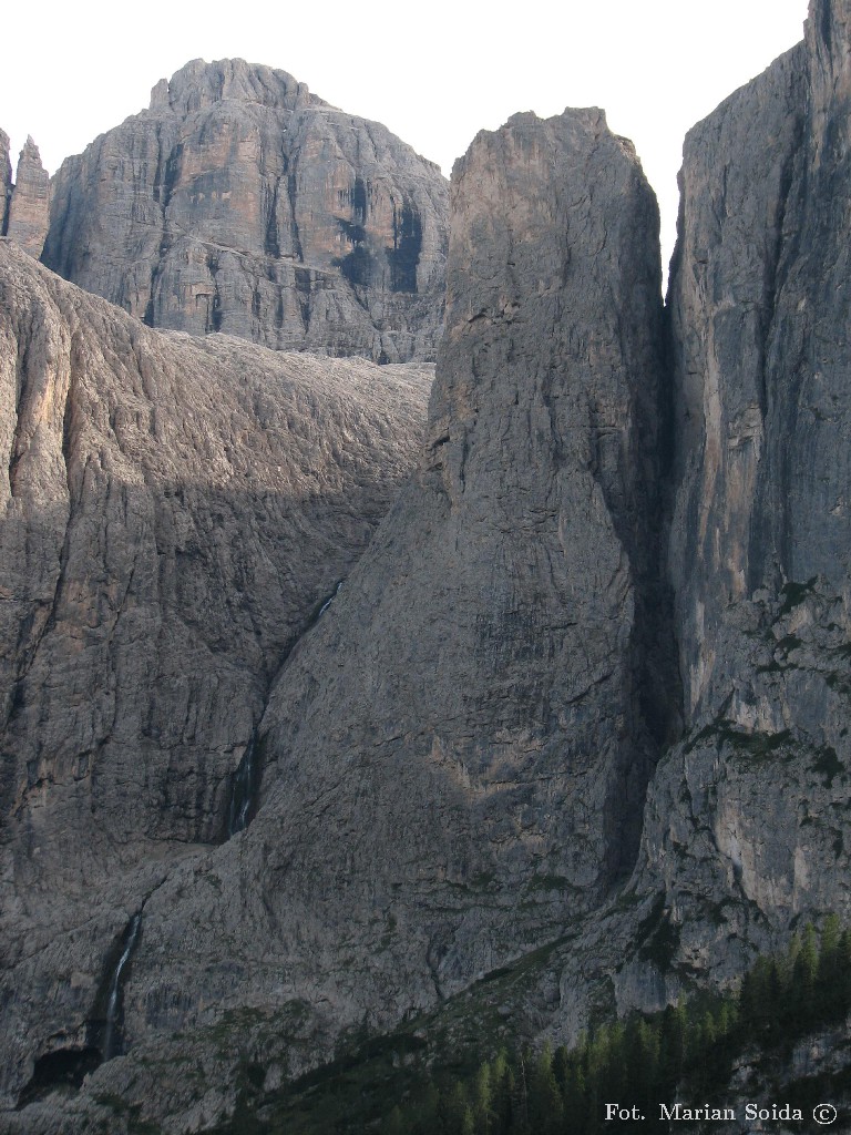Torre Exner i Cima Pisciadu z nad Colfosco - przebieg ferraty Tridentina