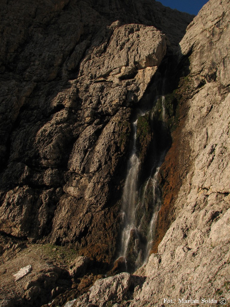 Kolejny wodospad obok ferraty Tridentina