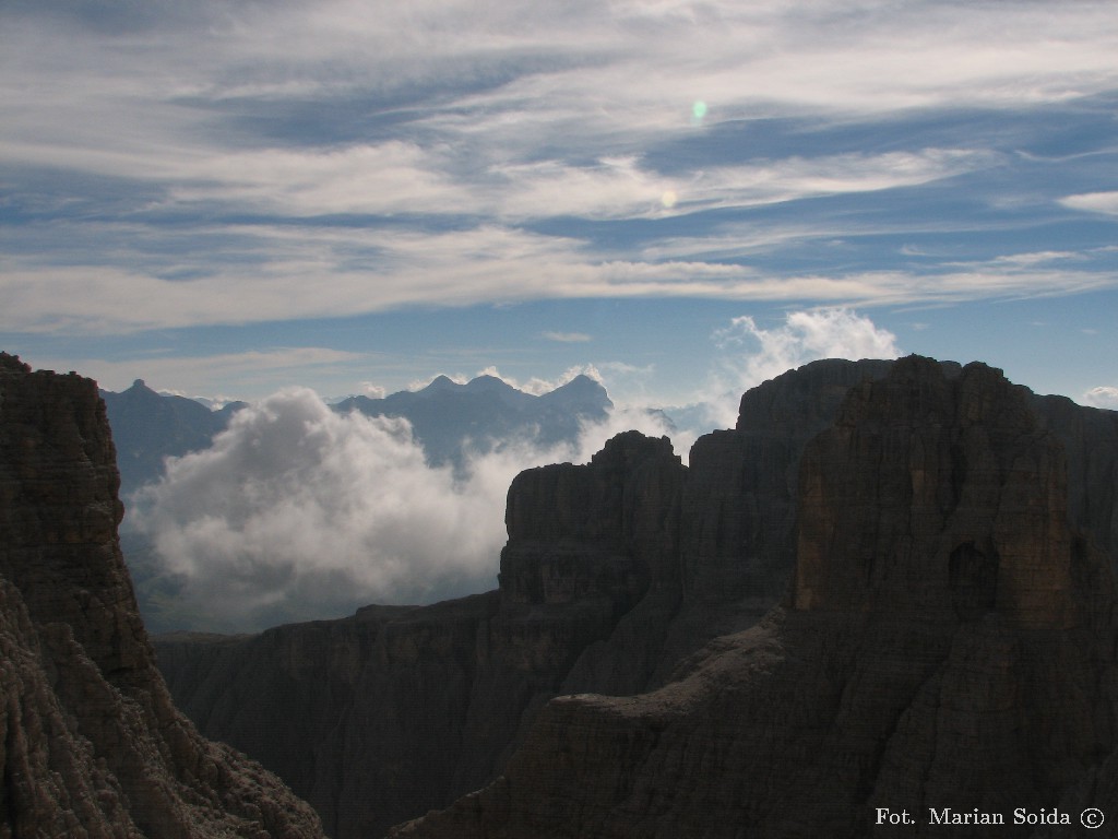 Widok na wschód spod szczytu Pisciadu