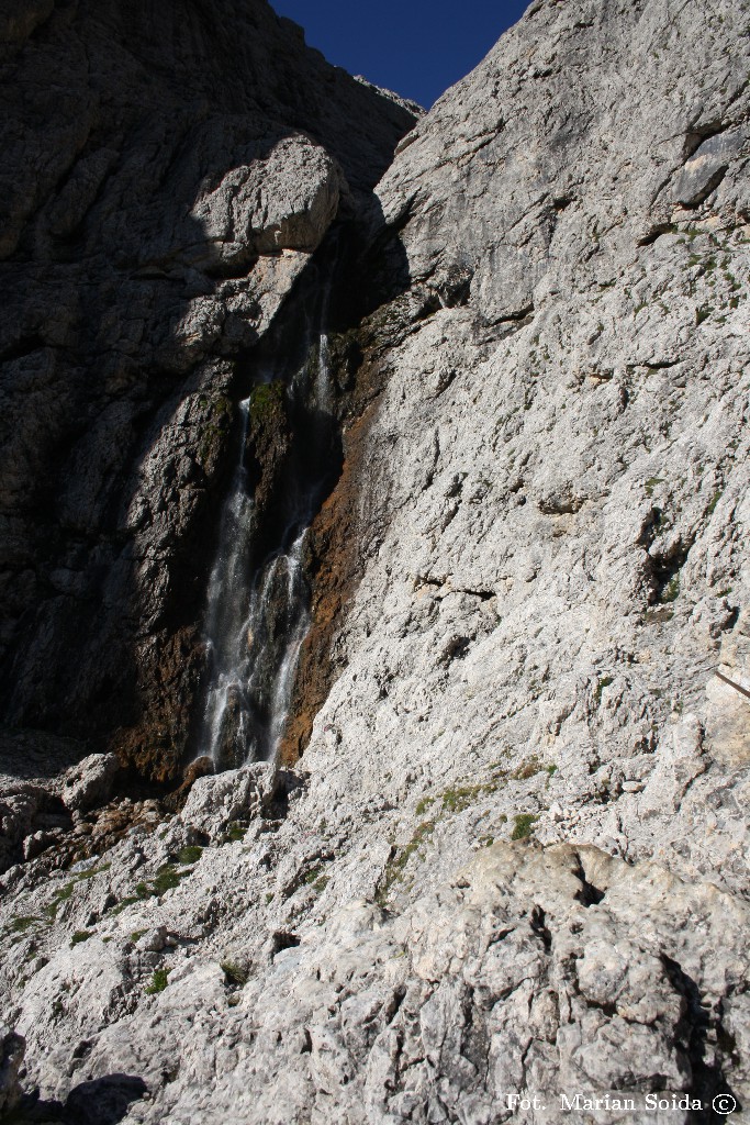 Wodospad obok via ferraty Brigata Tridentina