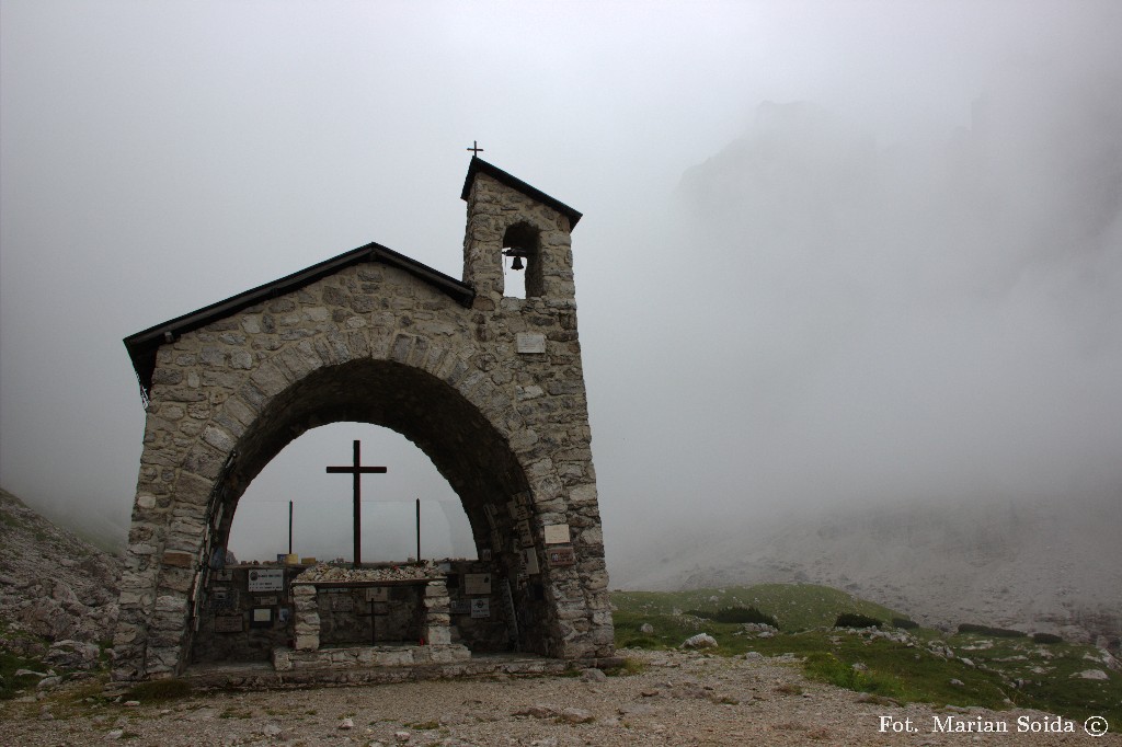 Kaplica przy schronisku Brentei