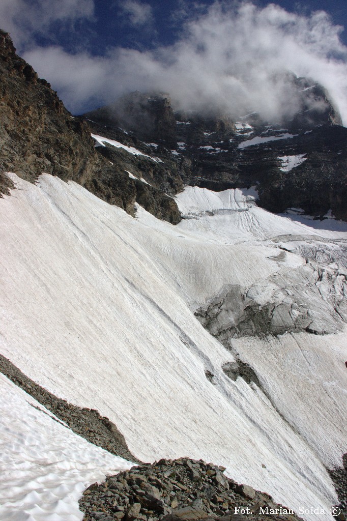 Górny lodowiec Cervino pod przełęczą del Leone