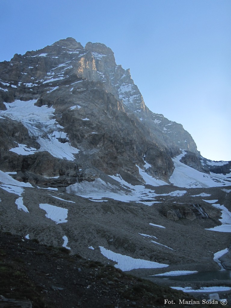 Pic Tyndall i Matterhorn spod schroniska