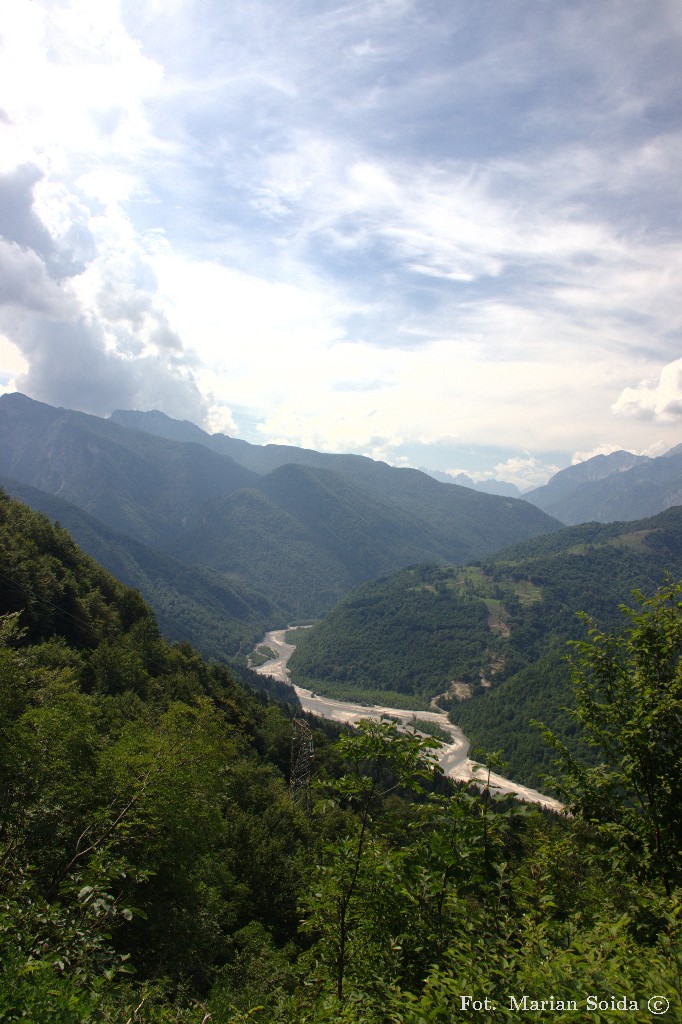Rzeka Tagliamento z drogi na Passo Rest