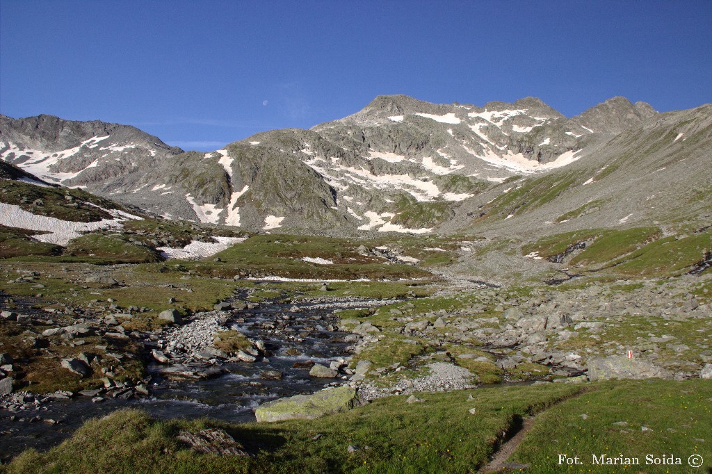 Dolina Fallboden z górującym Blatchköpfe