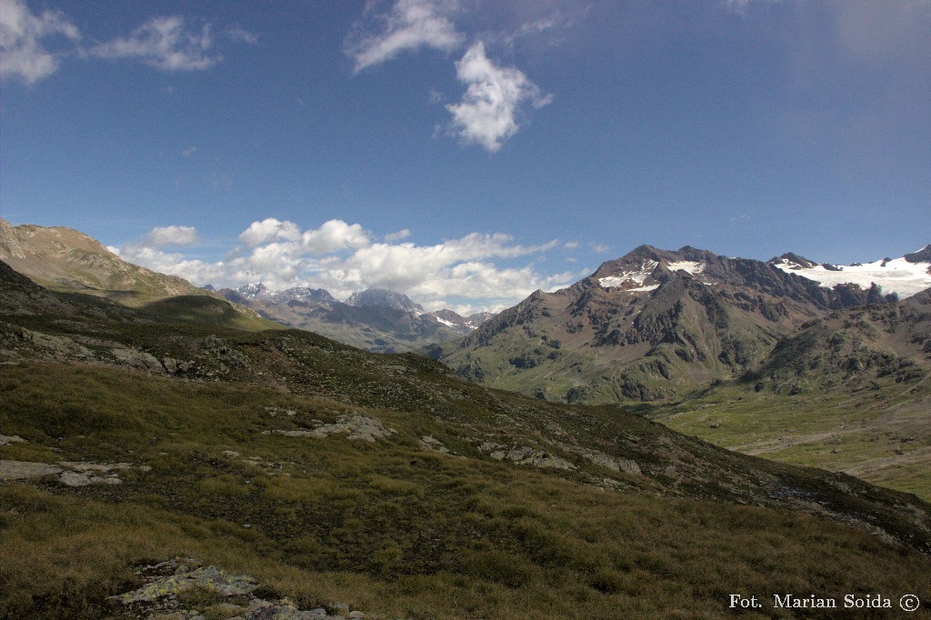 Widok w stronę Ortlera i Gran Zebru z nad Passo Gavia
