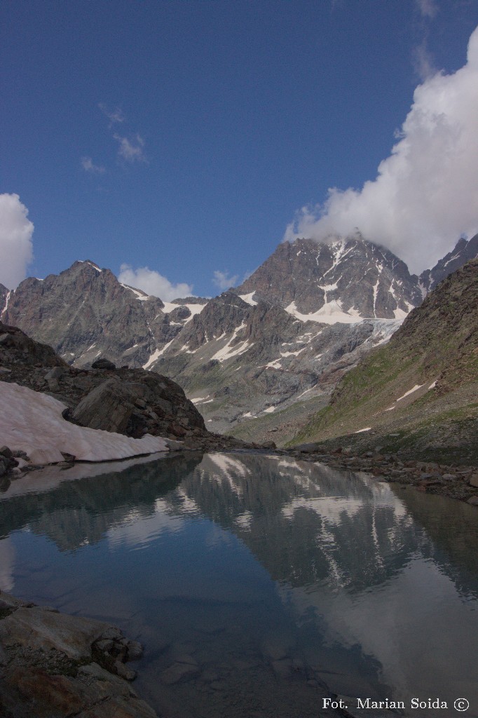 PIzzo Sella i Schneekuppe z nad Lago di Musella