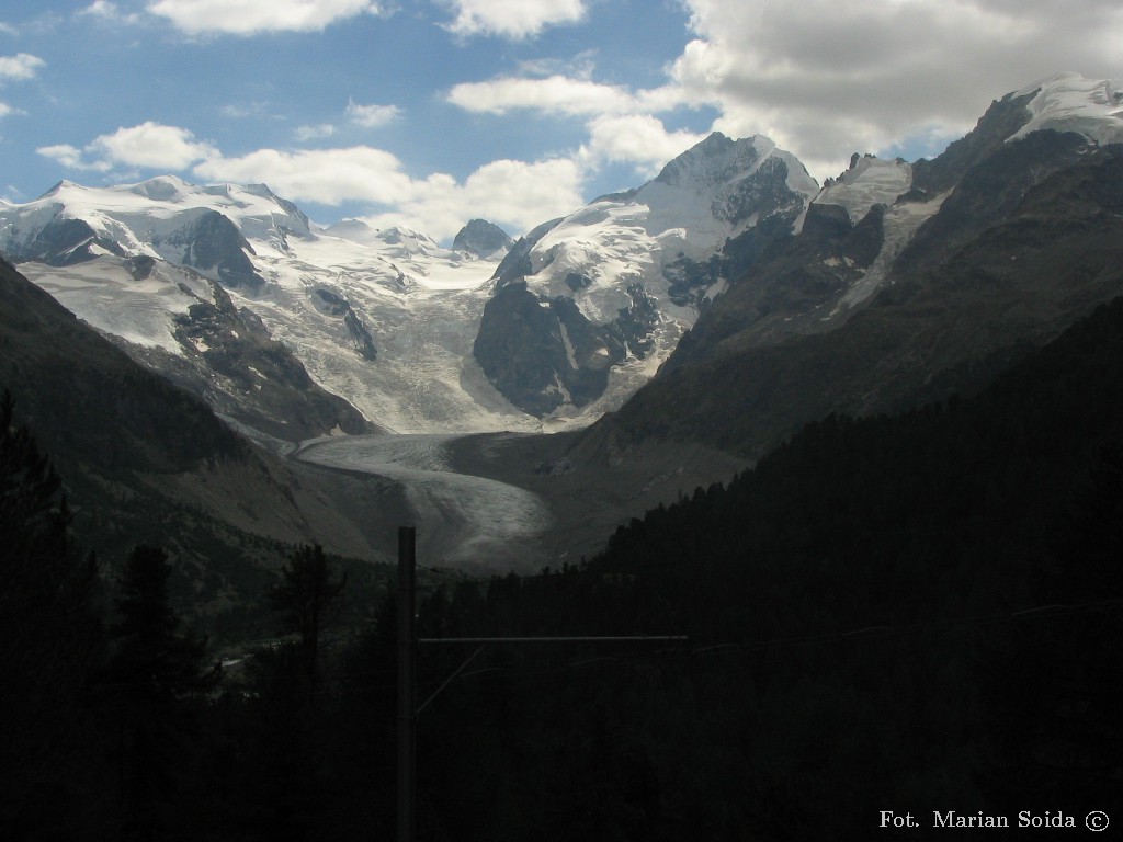 Piz Bernina z drogi na Berninapass