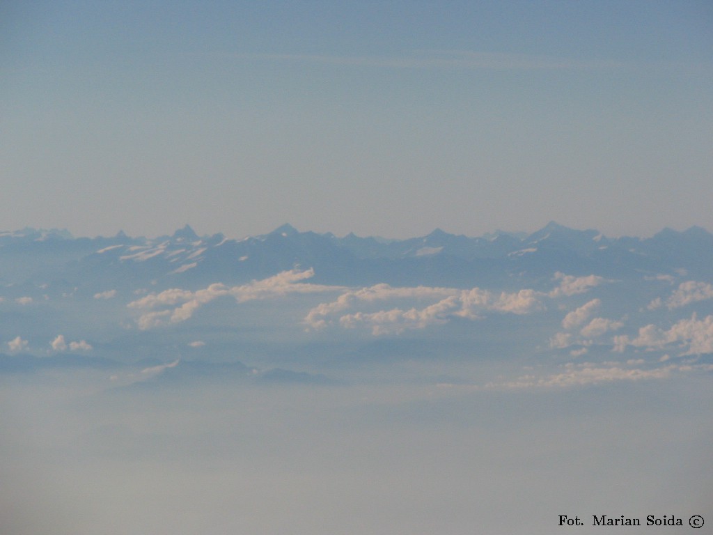 Alpy Walijskie z samolotu