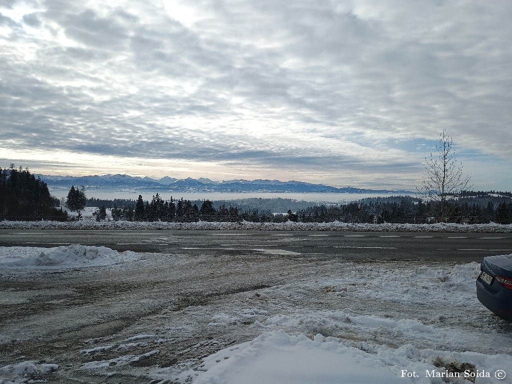 Widok z parkingu w Rdzawce