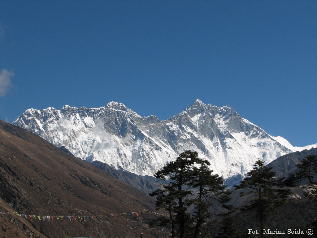 Nuptse (7855), Everest (8848), Lhotse (8516) z Tengboche