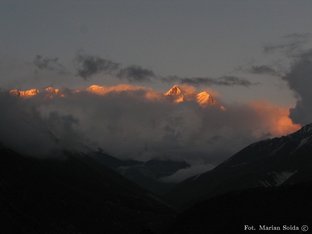 Nuptse (7855), Everest (8848), Lhotse (8516) z Tengboche