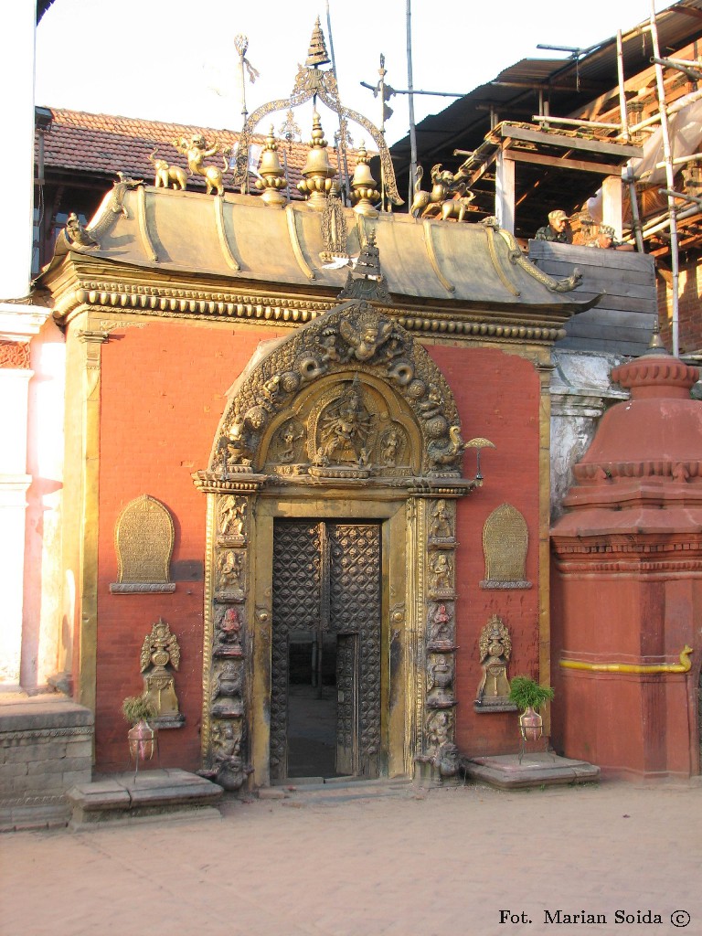 Złota brama pałacu