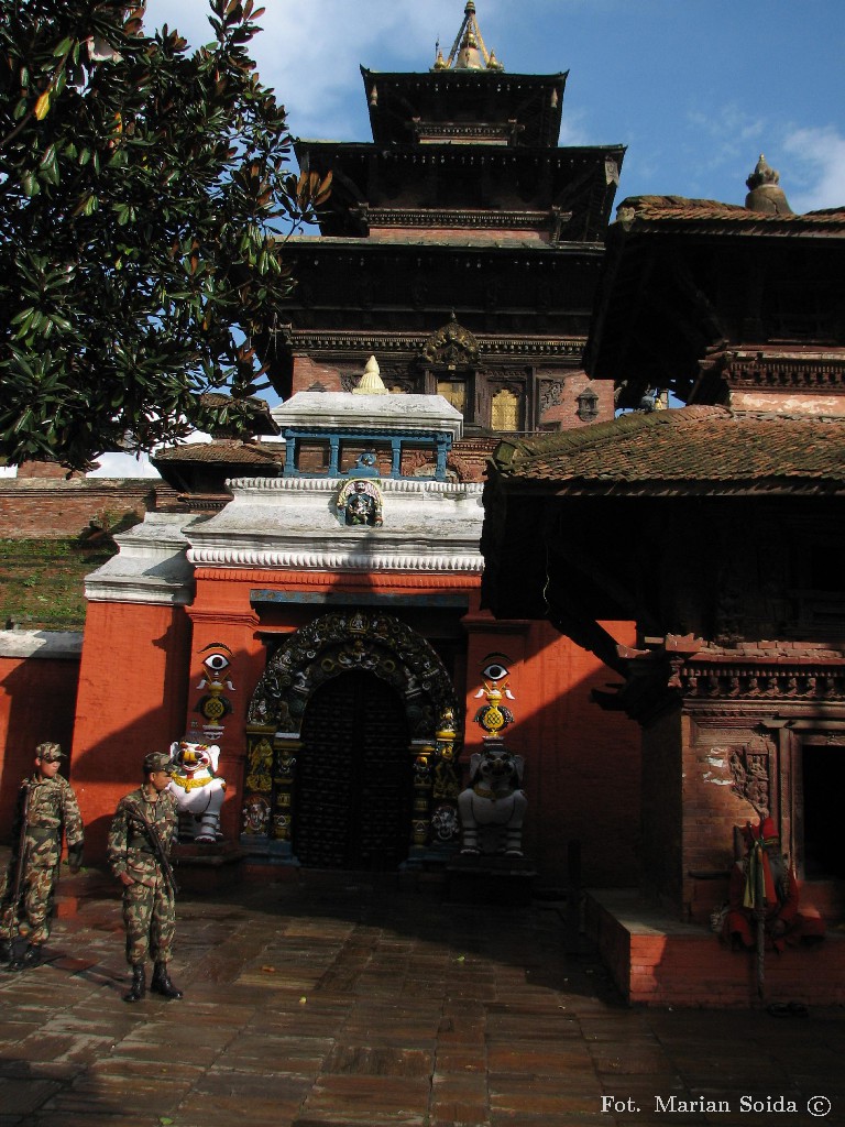 Świątynia Taleju za bramą do pałacu