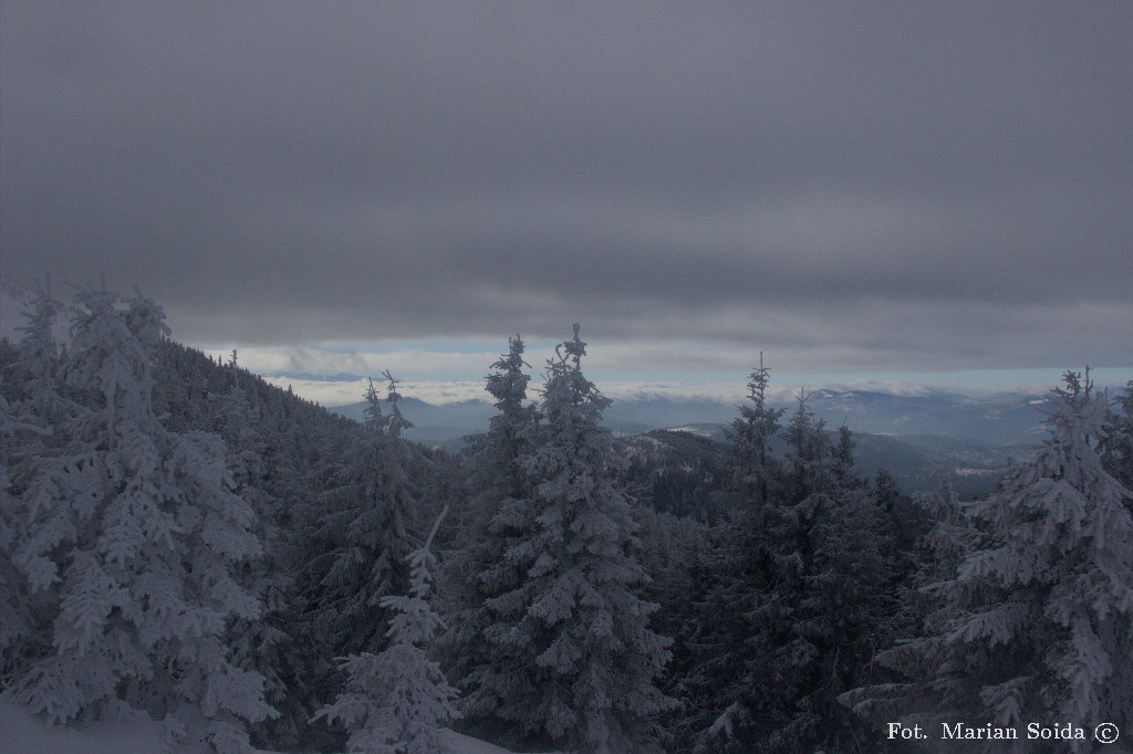 W dali Małą Fatra i Beskid Żywiecki