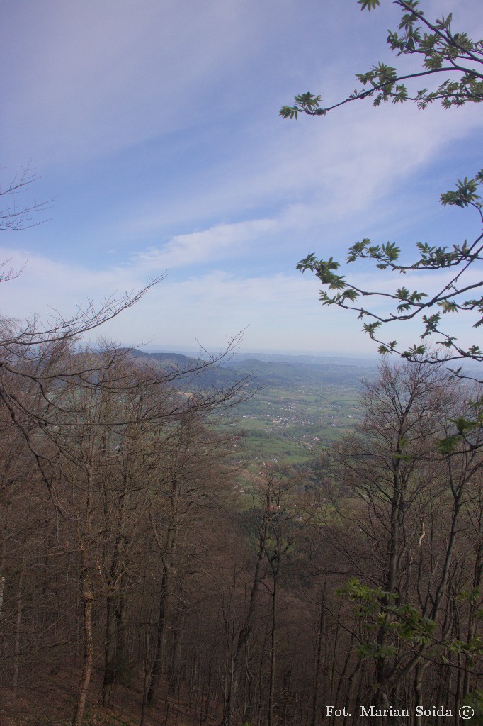 Widok na Ciecień ze Śnieżnicy Wschodniej