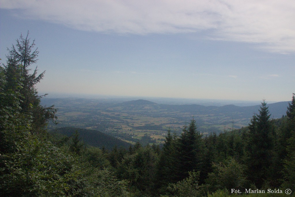 Widok na północ z polanki przy Trzech Kopcach