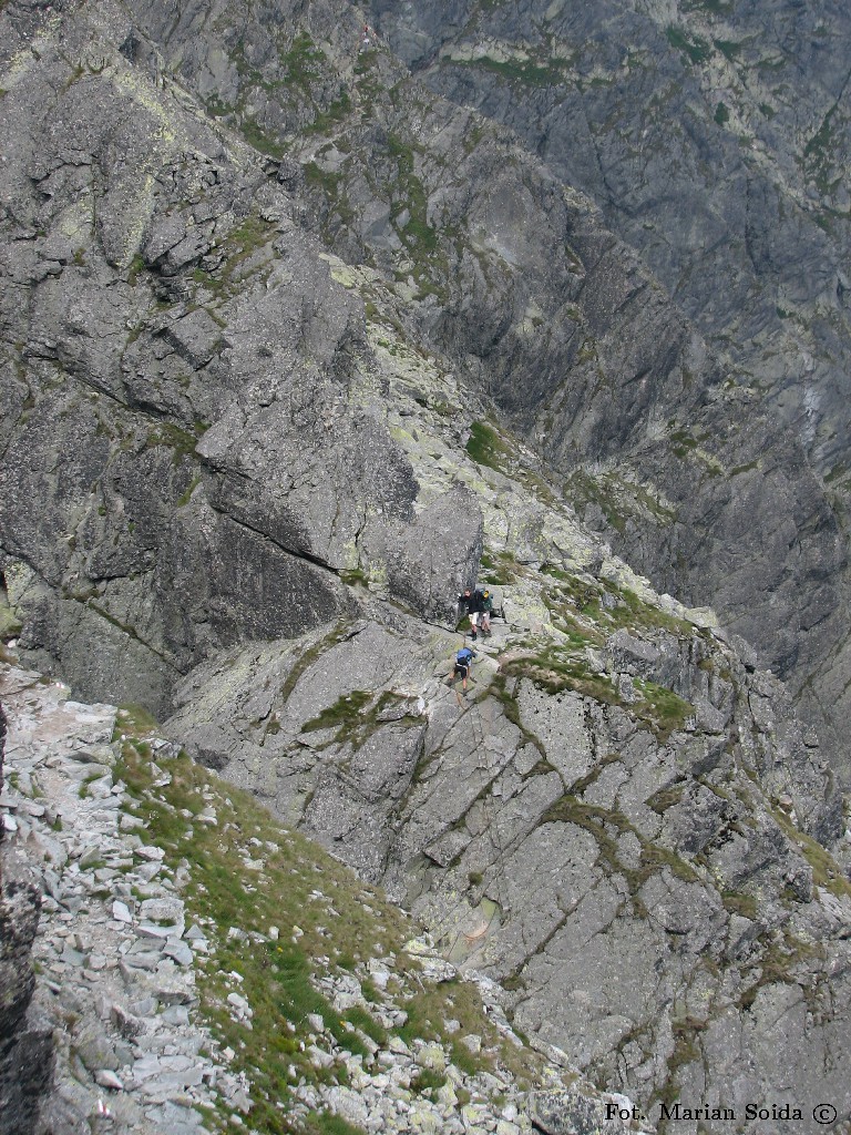 Zejście z Zamarłej Turni na Kozią Przełęcz