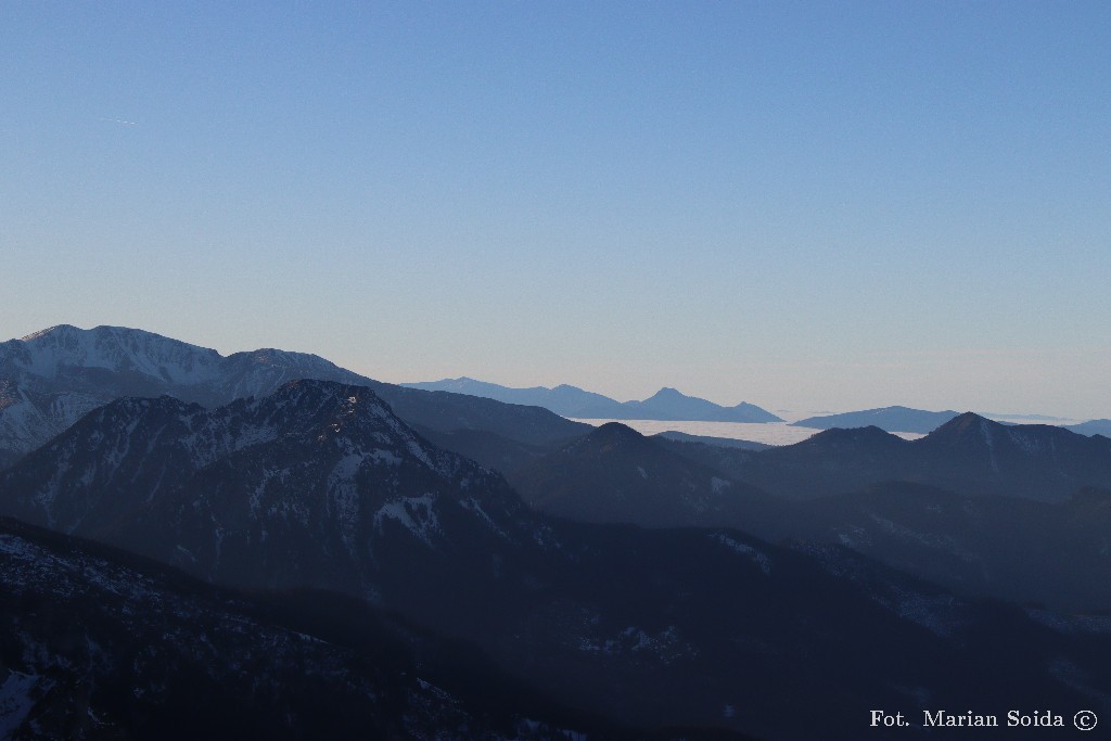 Widok na Małą Fatrę z Giewontu