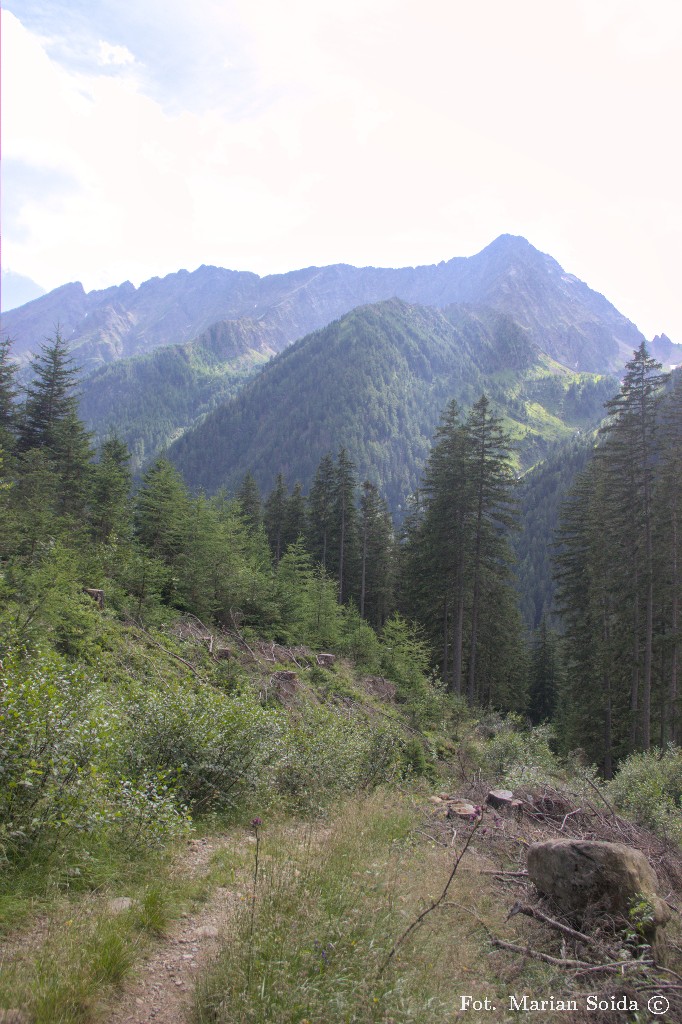 Podejście wzdłuż Landschitzbach z widokiem na Kasereck