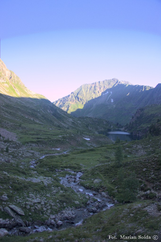 Mittlerer Landschitzsee i Zischken w porannym oświetleniu