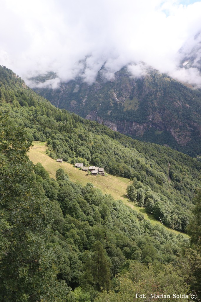 ... z widoczkami na alpejskie domostwa
