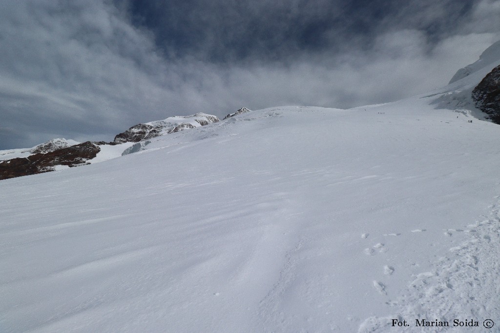 Widok na Lyskamm z nad schroniska Gnifetti