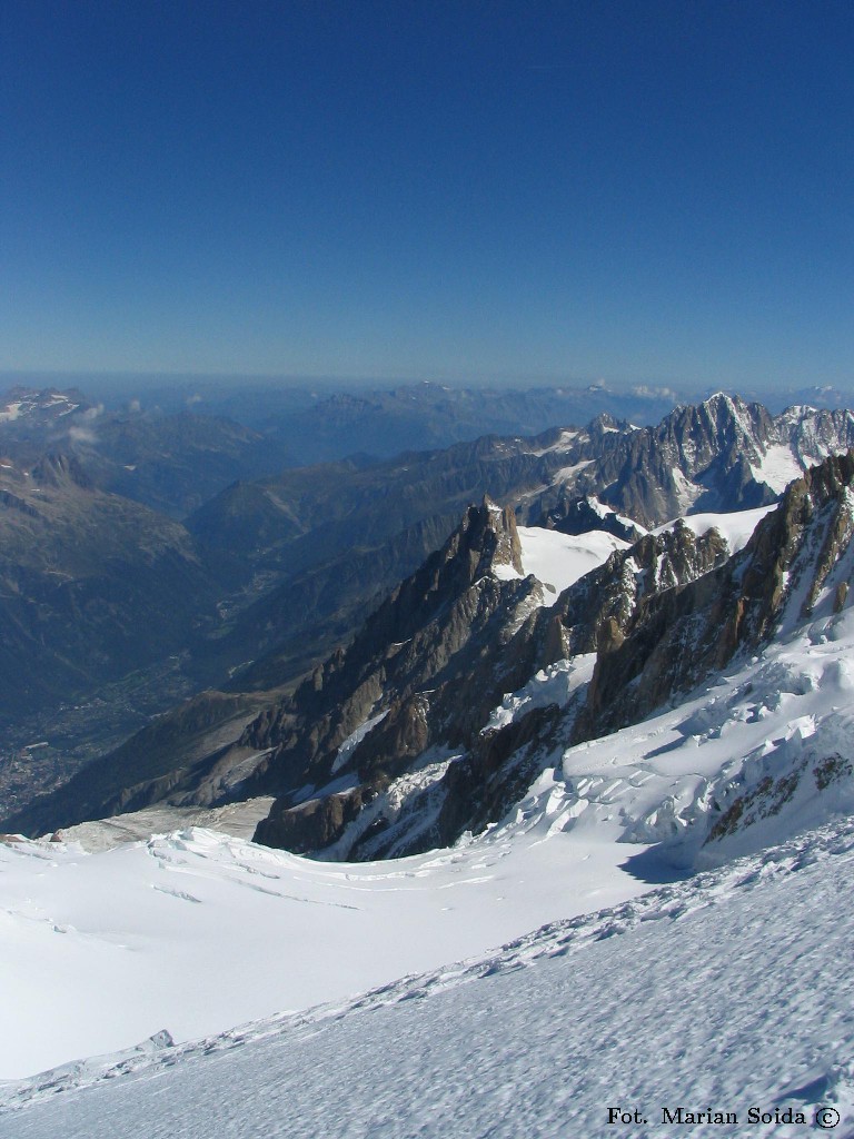 Aig. du Midi i dolina Chamonix z góry