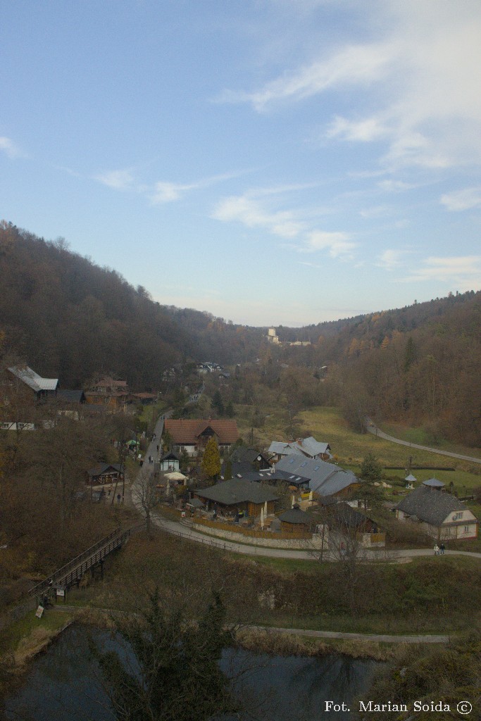 Widok na Ojców z nad pstrągarni