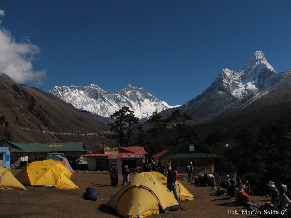 Nuptse (7855), Everest (8848), Lhotse (8516) i Ama Dablam (6812) z Tengboche