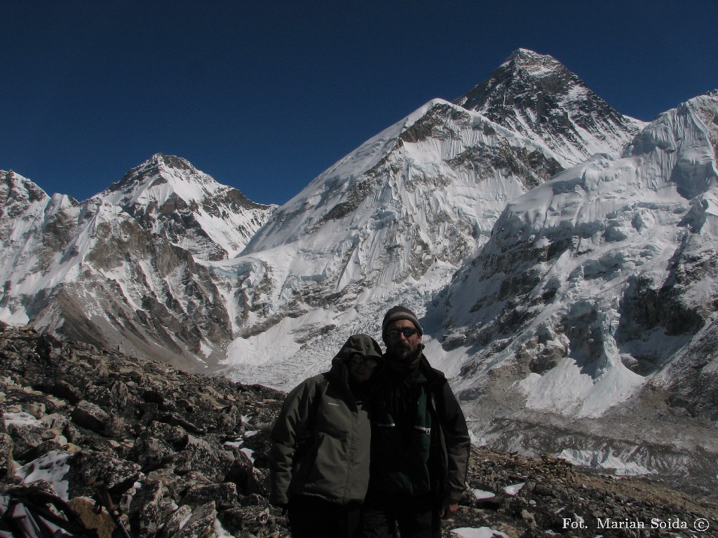 Pod szczytem Kala Patthar, w tle Mt. Everest (8848)