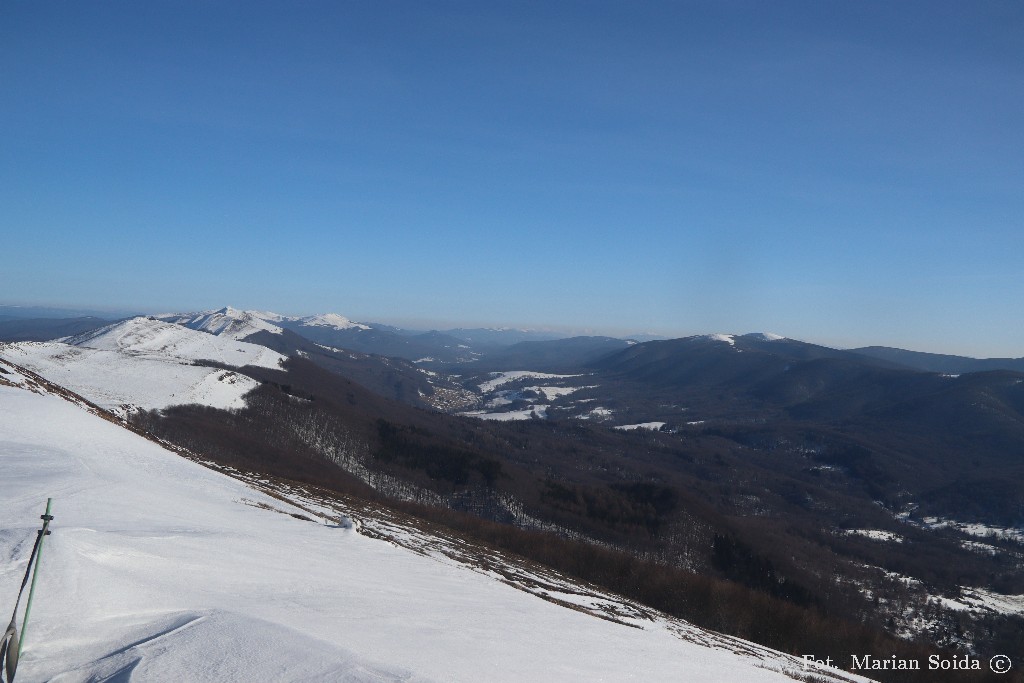 Widok na wschód - Hasiakowa Skała, Połonina Caryńska, Tarnica, Wielka Rawka z Oszadzkiego Wierchu