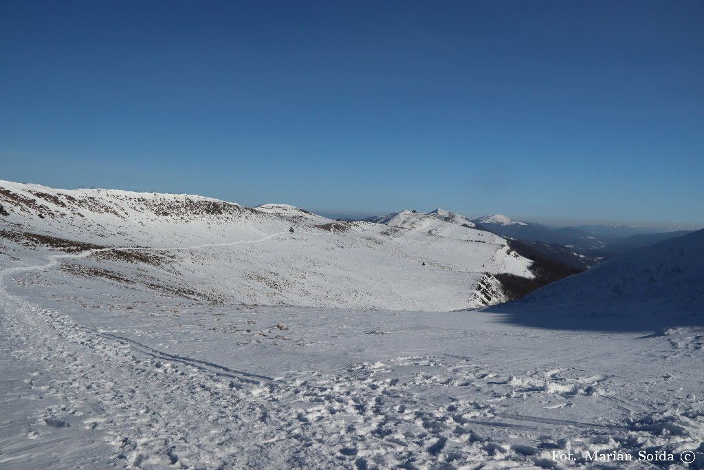 Hasiakowa Skała, Połonina Caryńska, Tarnica z Przełęczy Srebrzystej