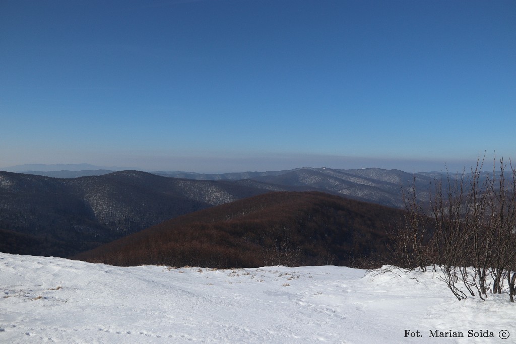 Kiczera i za nią Pasmo Graniczne - z Małej Rawki