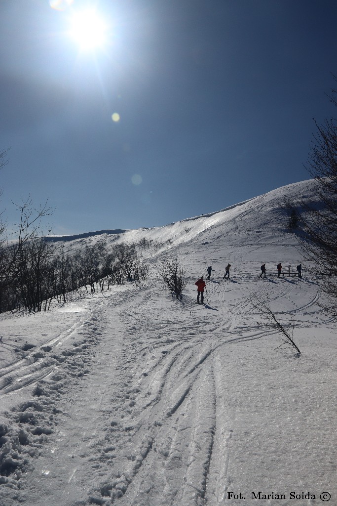 Gustowne nawisy na grzbiecie Wielkiej Rawki