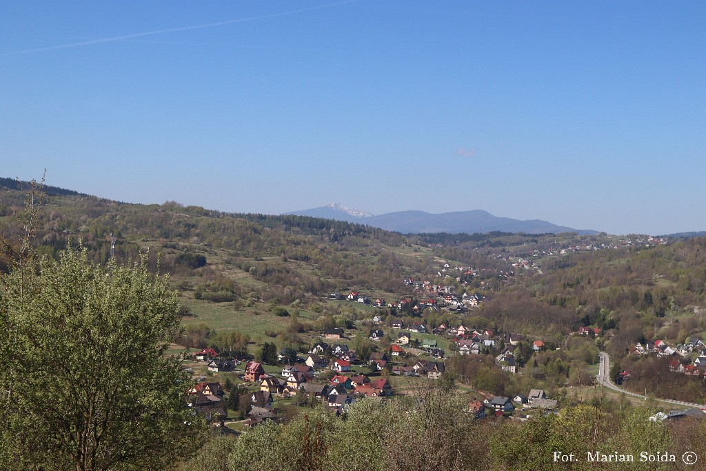 Widok na babią Górę i Pasmo Policy z Tenczyna