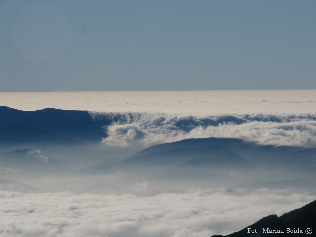 Mgły nad Niskimi Tatrami