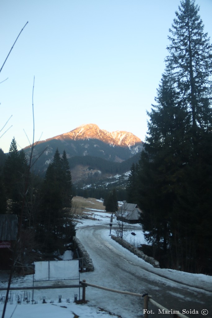 Kominiarski Wierch ze schodów schroniska