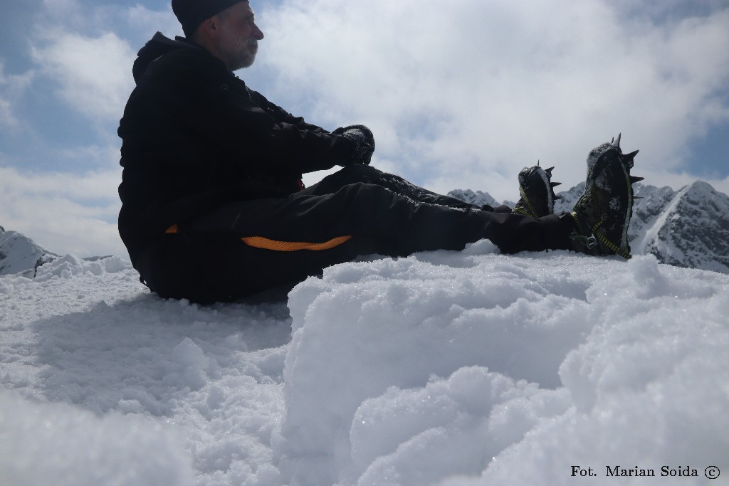 Zadowolony chwilowy gość na Kościelcu